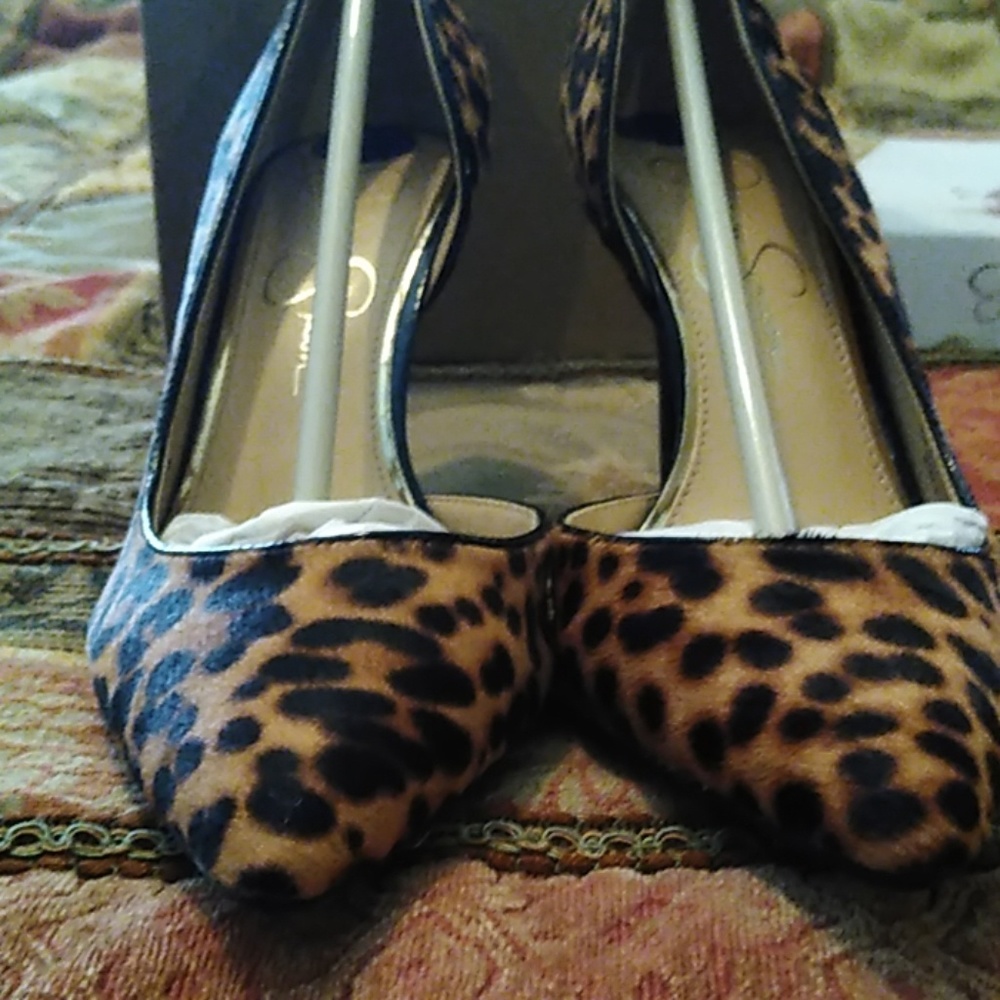 Shoes - Picture 2 of 4